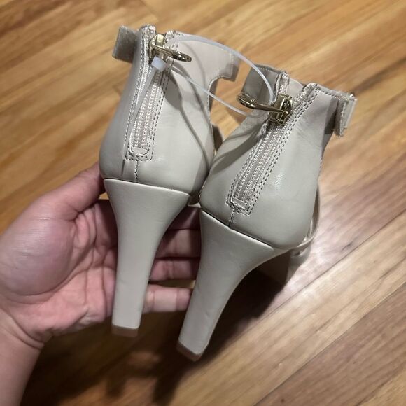 Adrienne Vittadini | Gordie Caged Sandal - Picture 5 of 6